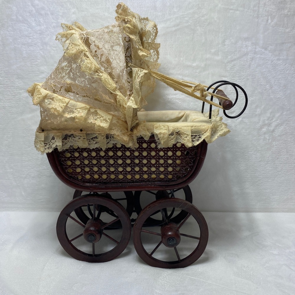 VTG Antique Wicker Baby Carriage Doll‎ Pram Buggy with Lace Trim Display Prop
